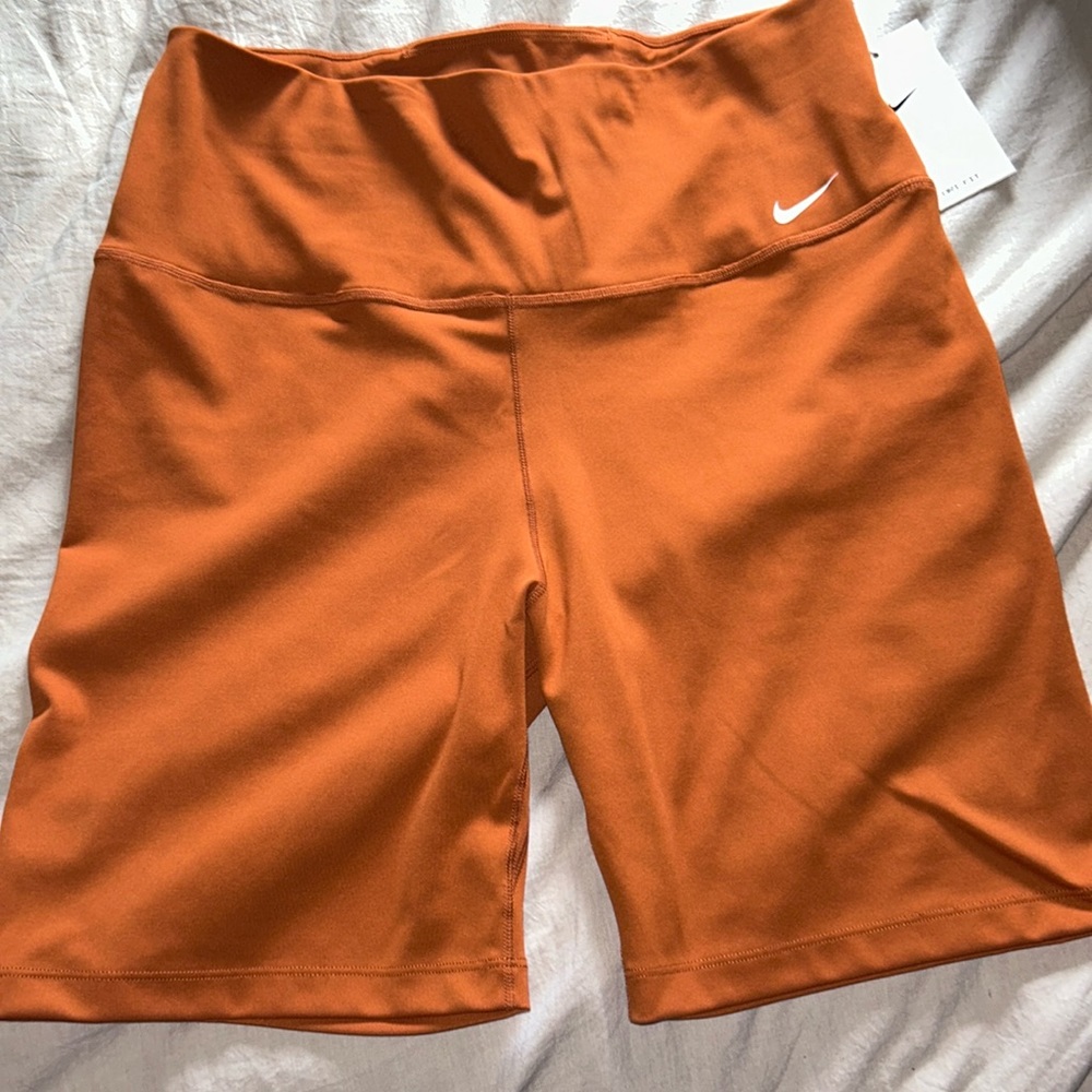 Nike Women's Dri-FIT One High-Waisted 7" Biker Shorts